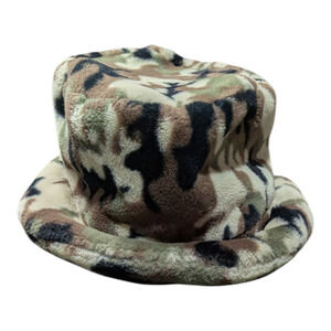 Rulala Fancy -- Camo Faux Fur Bucket Hat